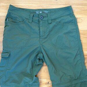 Nylon Mountain Hardwear 8 convertible zip off hiking pants with capri roll up